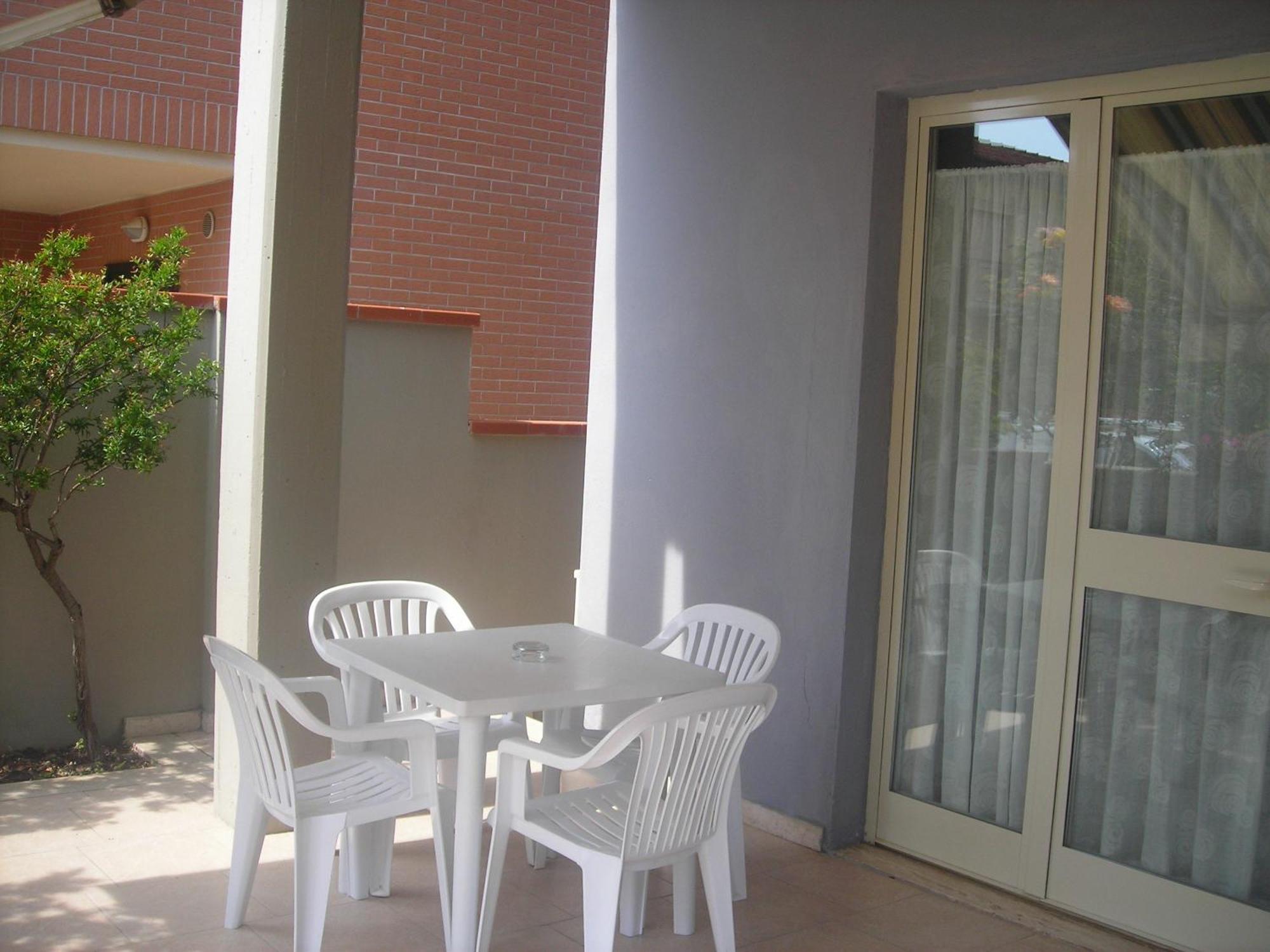 C.A.V. Residenza Prisco Aparthotel Marina di Grosseto Ngoại thất bức ảnh